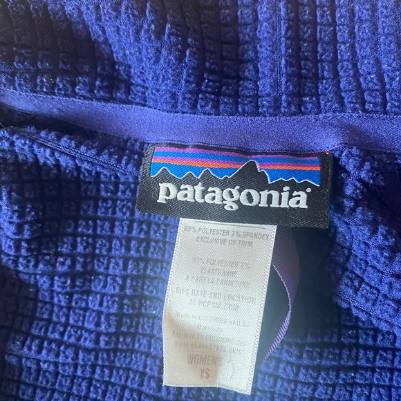 Patagonia R1 - Picture 3 of 4